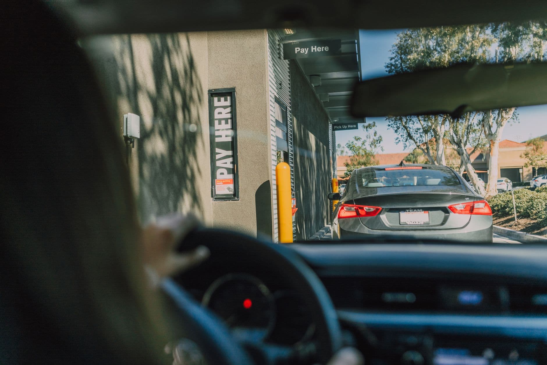Cartelería digital para drive through