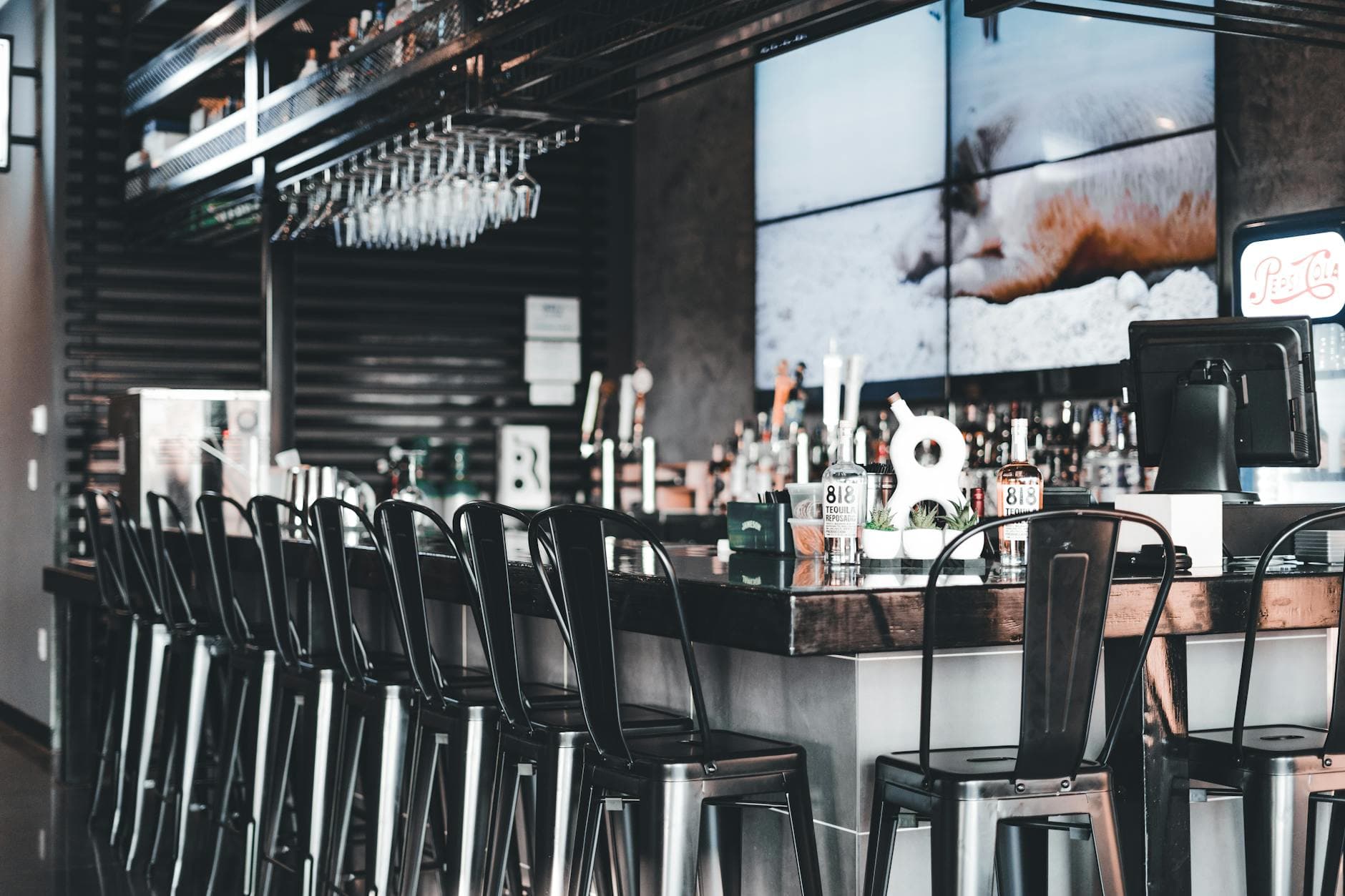 How to Display Live Sports on Restaurant TVs Without Extra Hardware